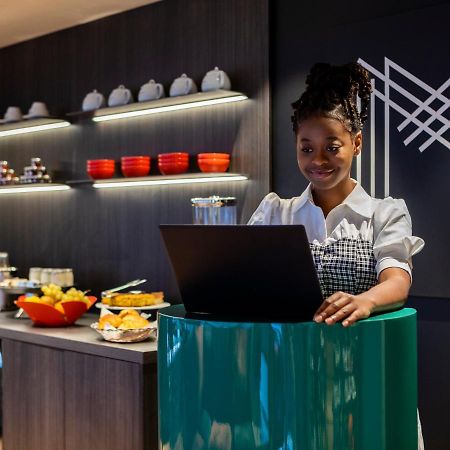 Moka Hotel Лориан Екстериор снимка