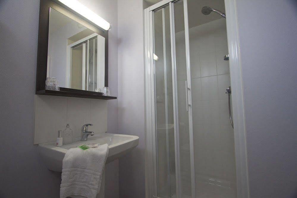 Moka Hotel Лориан Екстериор снимка
